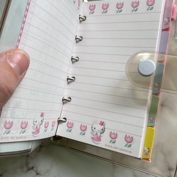 Vintage Sanrio Hello Kitty - Pink Angel Hello Kitty binder 1997 - Picture 5 of 8